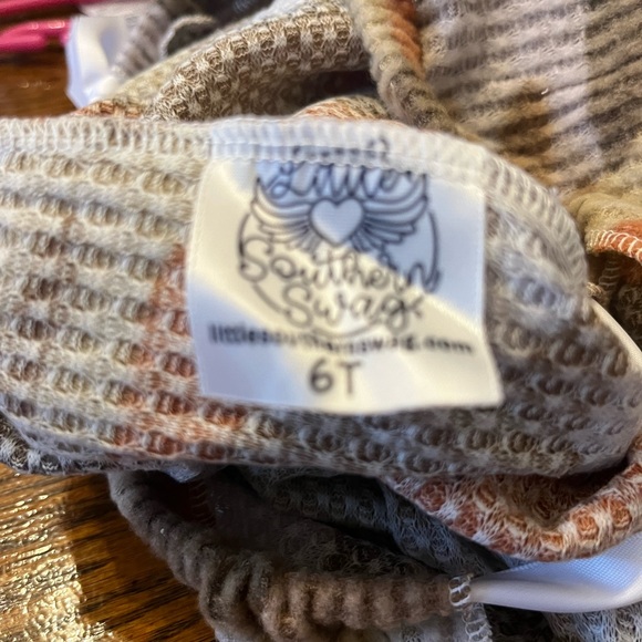 Little Southern Swag size 6T short romper - Picture 2 of 3